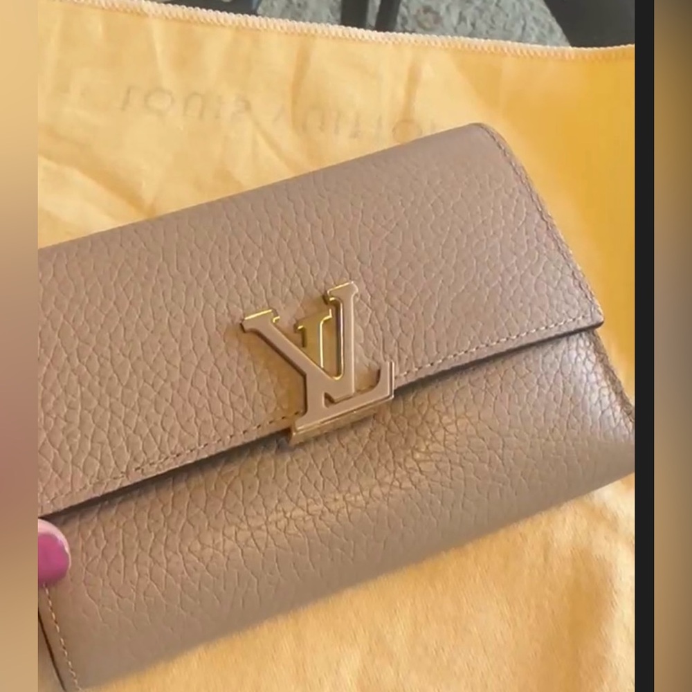 🔥 Louis Vuitton CAPUCINE in TAURILLON Leather Wallet